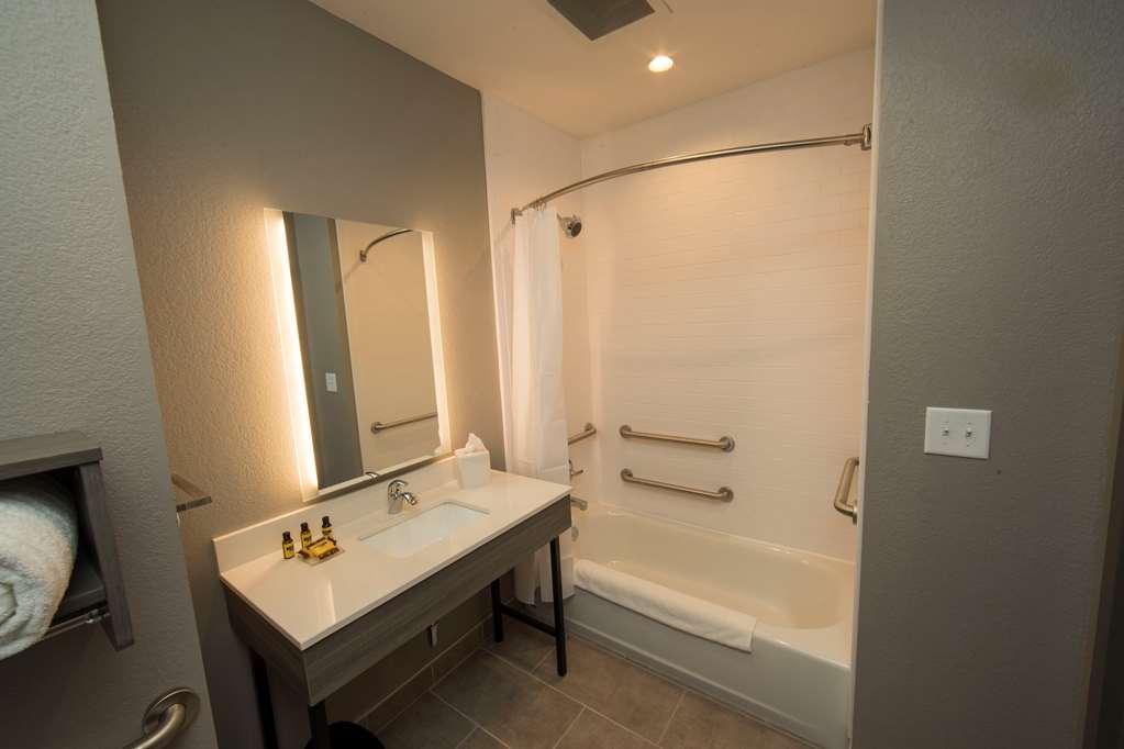 Best Western Plus Lawrenceburg Exterior photo