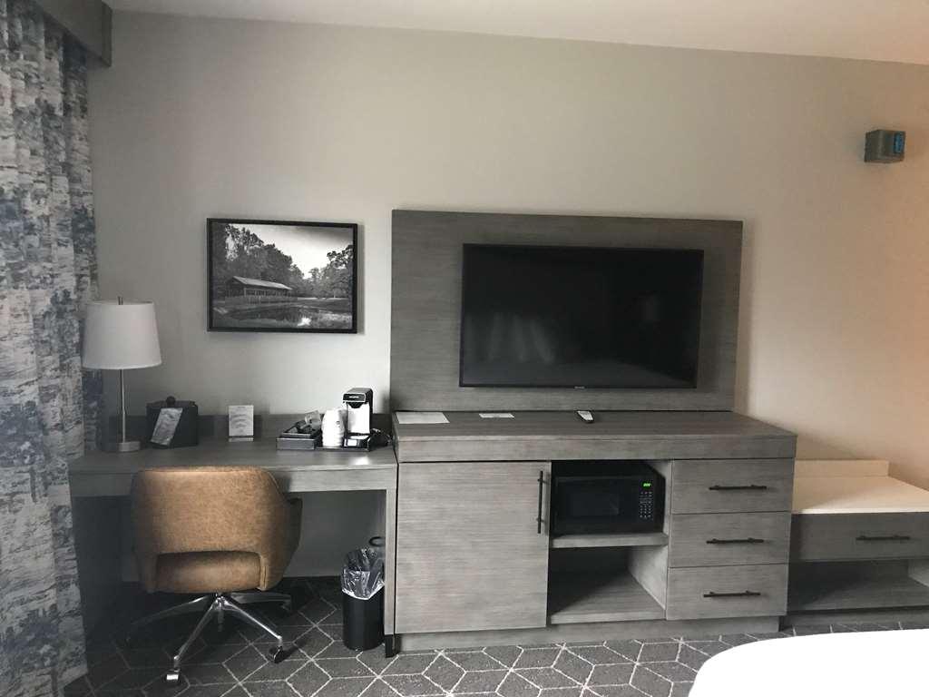 Best Western Plus Lawrenceburg Room photo